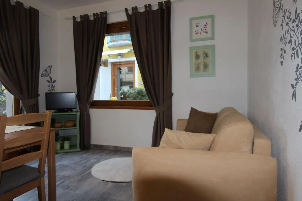 Holiday home Piccola Corte Colico Italy